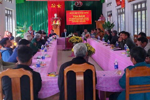 Đảng ủy xã Đăk Long tổ chức Tọa đàm kỷ niệm 95 năm Ngày thành lập Đảng Cộng sản Việt Nam (03/02/1930 - 03/02/2025)