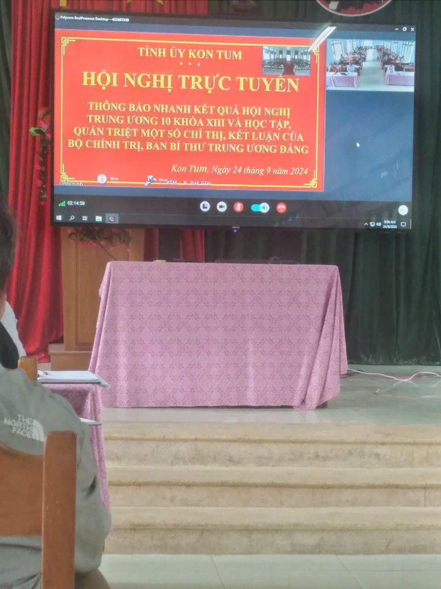 Tham dự Hội nghị học tập,quán triệt một số Chỉ thị, Kết luận của Đảng